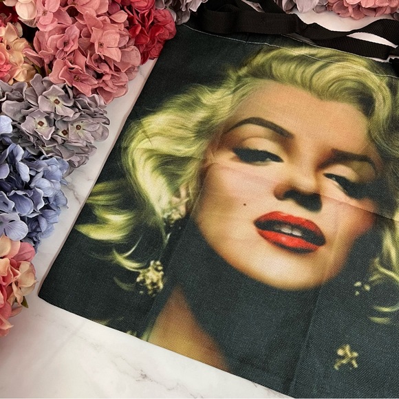 Eco-Friendly Iconic Marilyn Monroe Folding Tote Bag - Picture 6 of 15